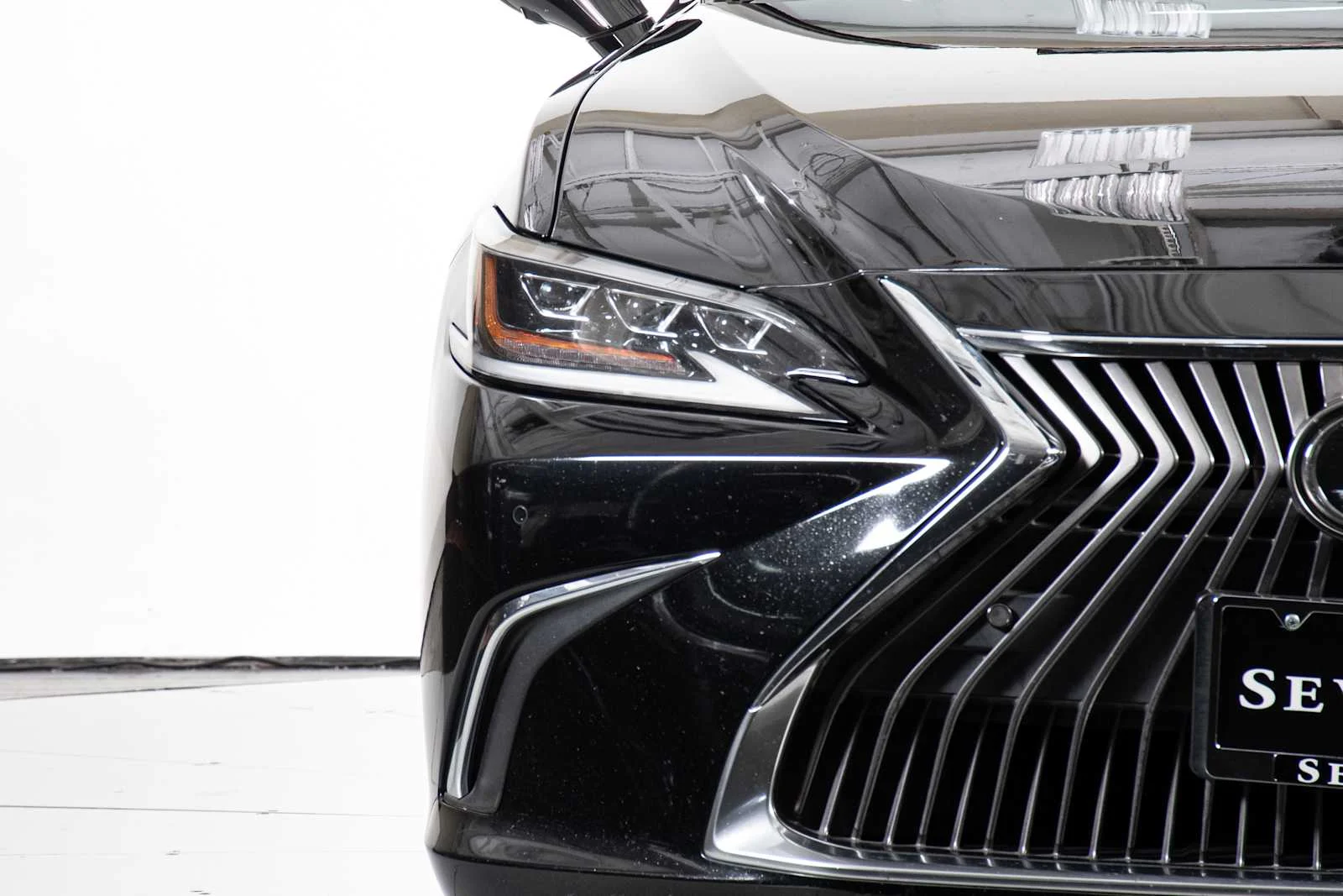 Used 2019 Obsidian Lexus Ultra Luxury image 9