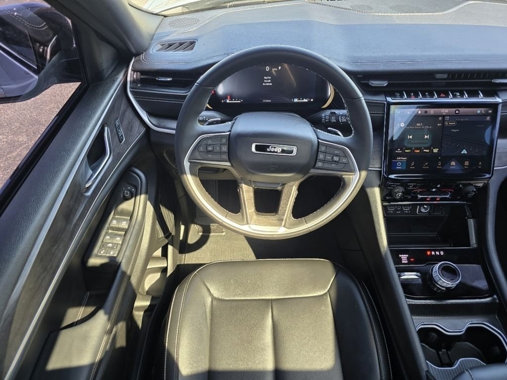 Used 2024 Silver Jeep Limited image 25