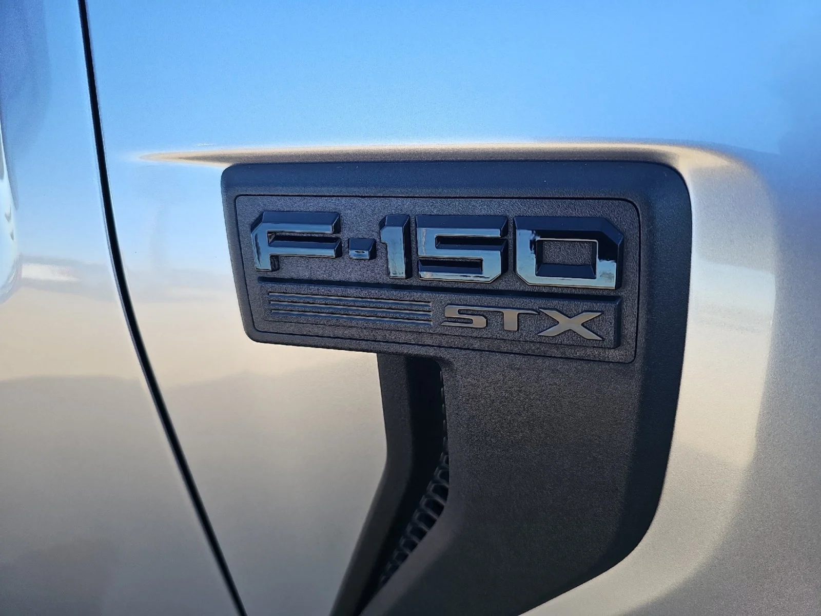 Used 2023 Iconic Silver Ford XL image 5