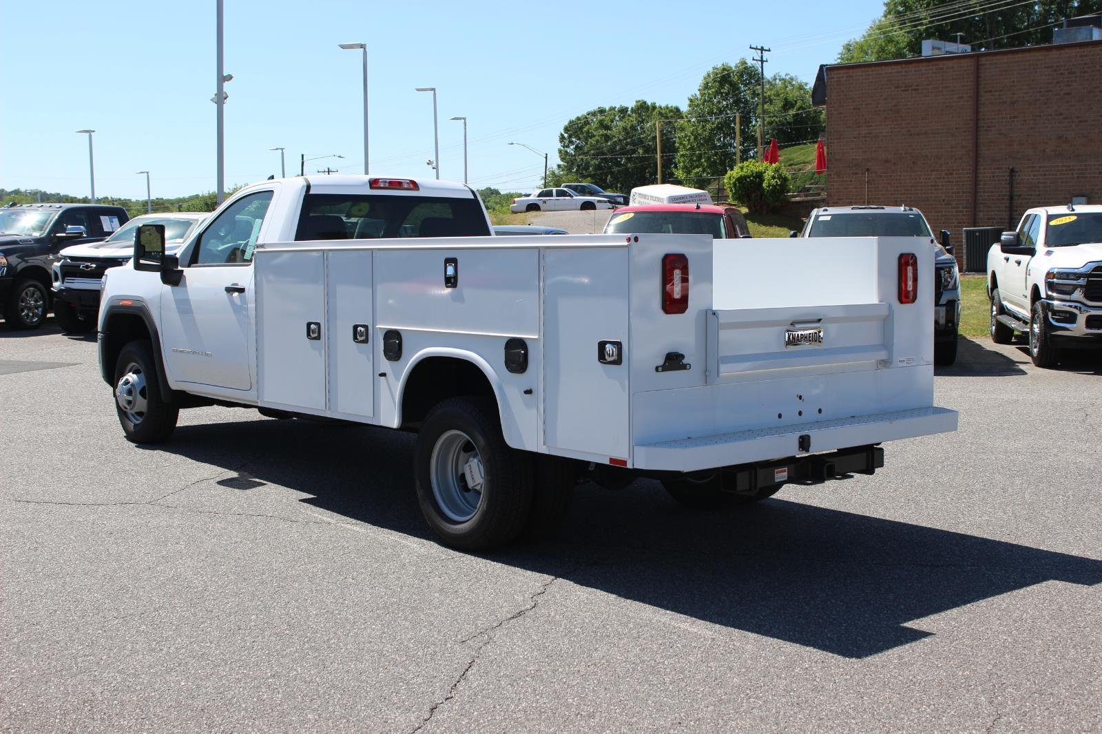 New 2026 Summit White GMC Pro image 3
