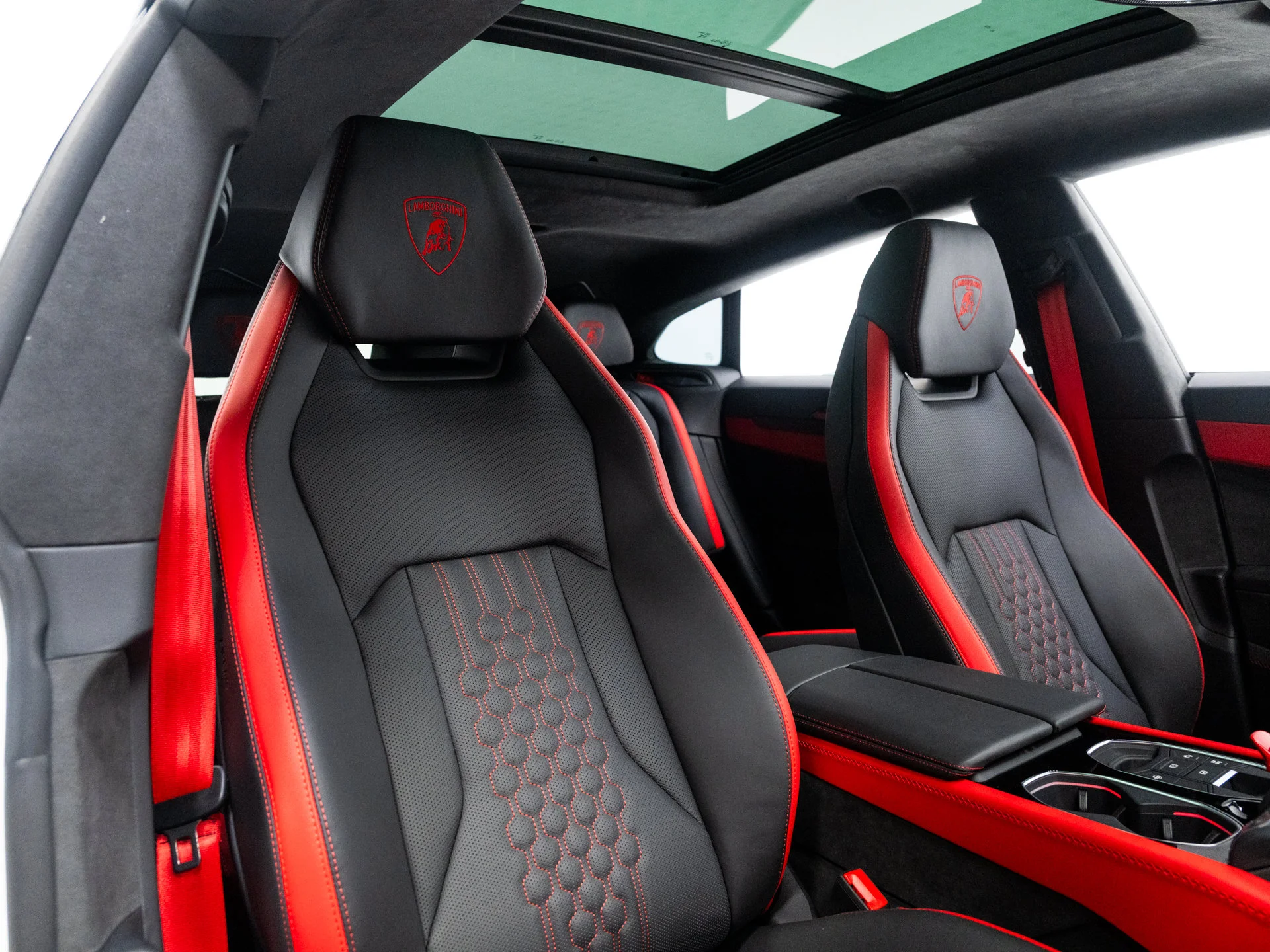 Used 2025  Lamborghini SE image 58