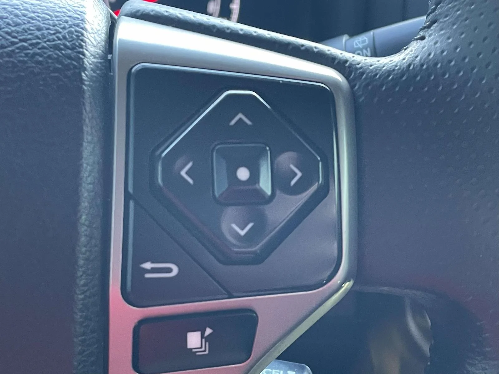 Used 2023  Toyota SR5 image 26