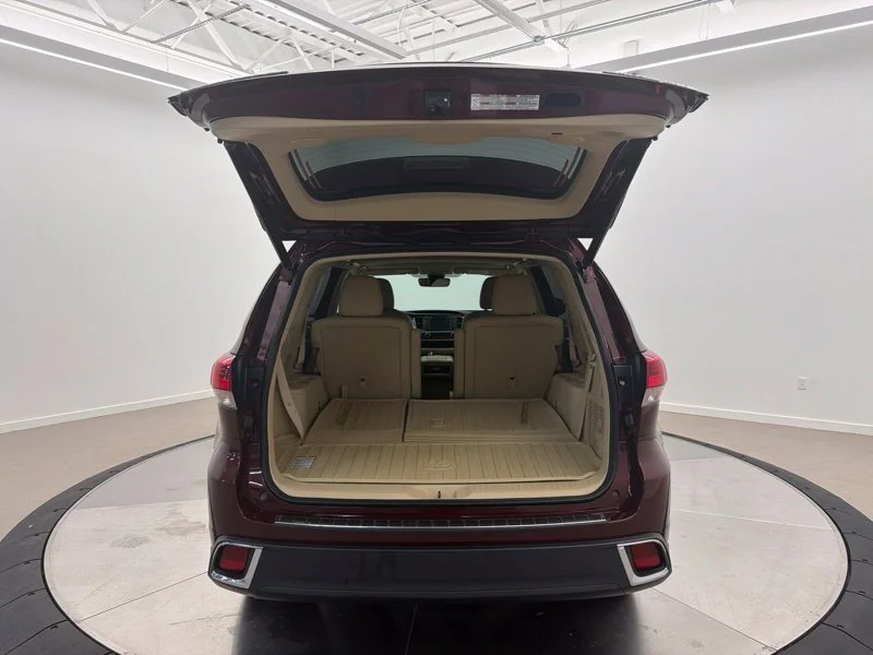 Used 2017 Red Toyota Limited image 9