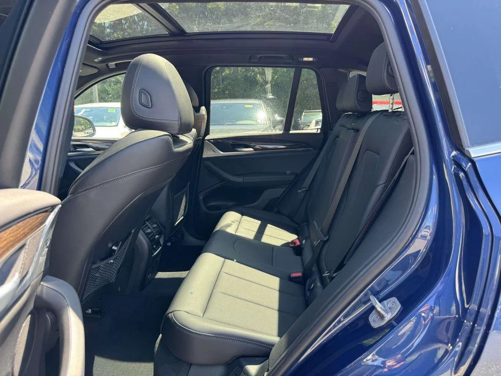Used 2022 Phytonic Blue Metallic BMW xDrive30i image 14