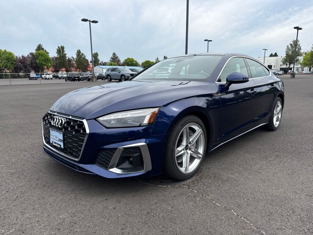 Used 2022 Navarra Blue Metallic Audi Prestige One-Owner image 2