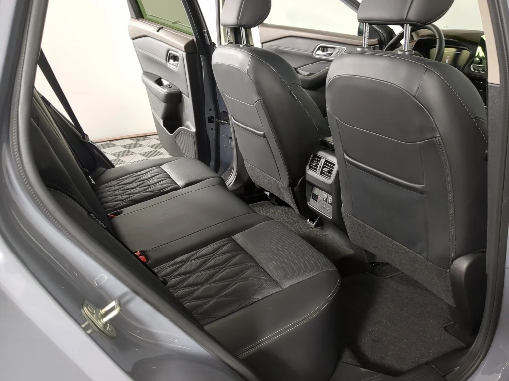 Certified Used 2023 Boulder Gray Pearl Nissan Platinum image 24