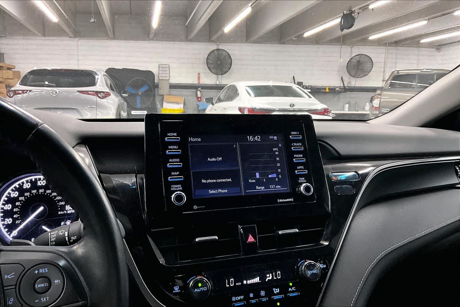 Used 2024 Ice Cap Toyota SE image 34