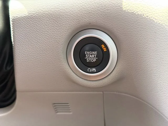 Used 2018 White Chrysler Touring L Plus image 28