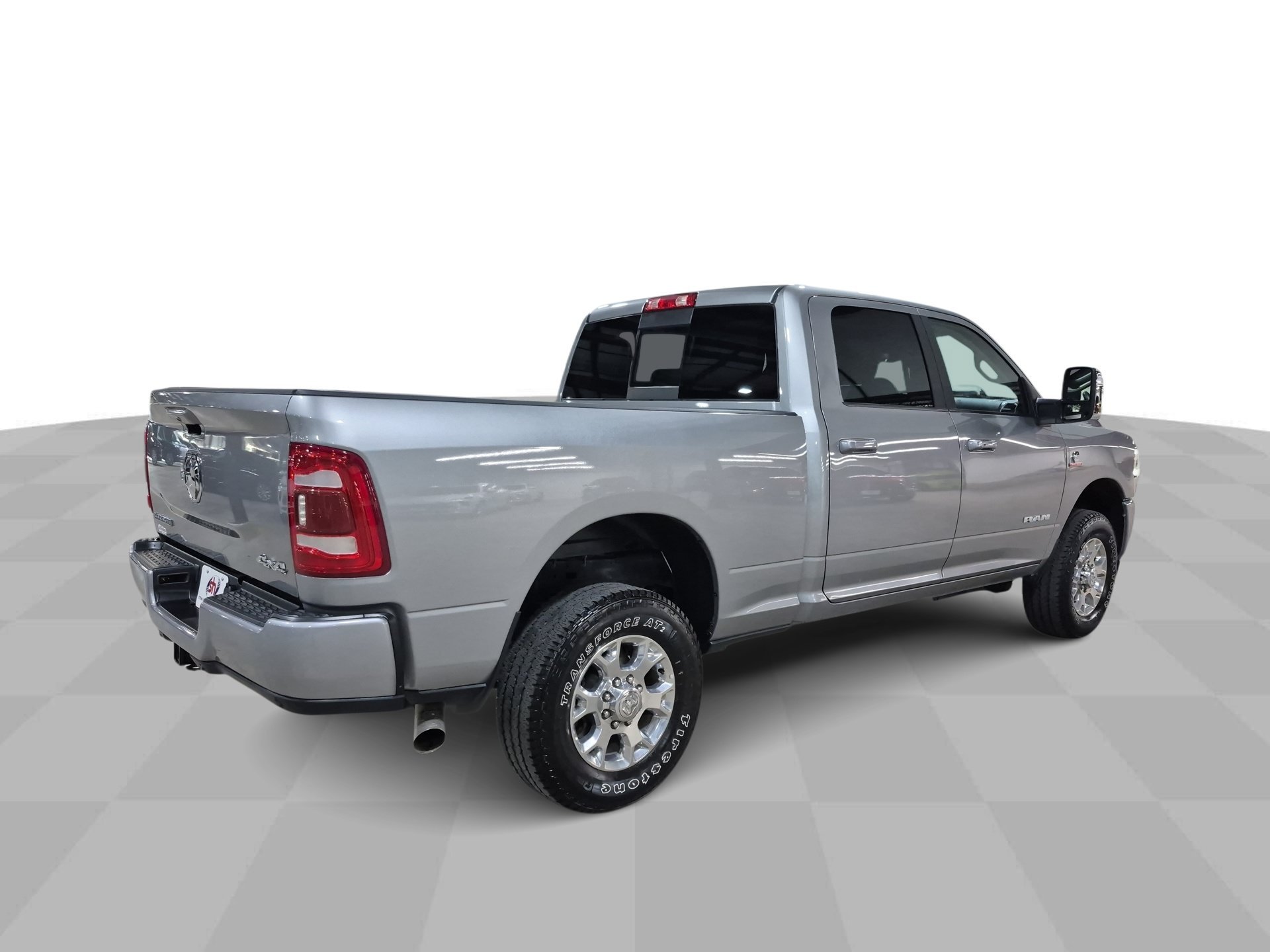 Used 2024 Billet Silver Metallic Clearcoat Ram Laramie image 8