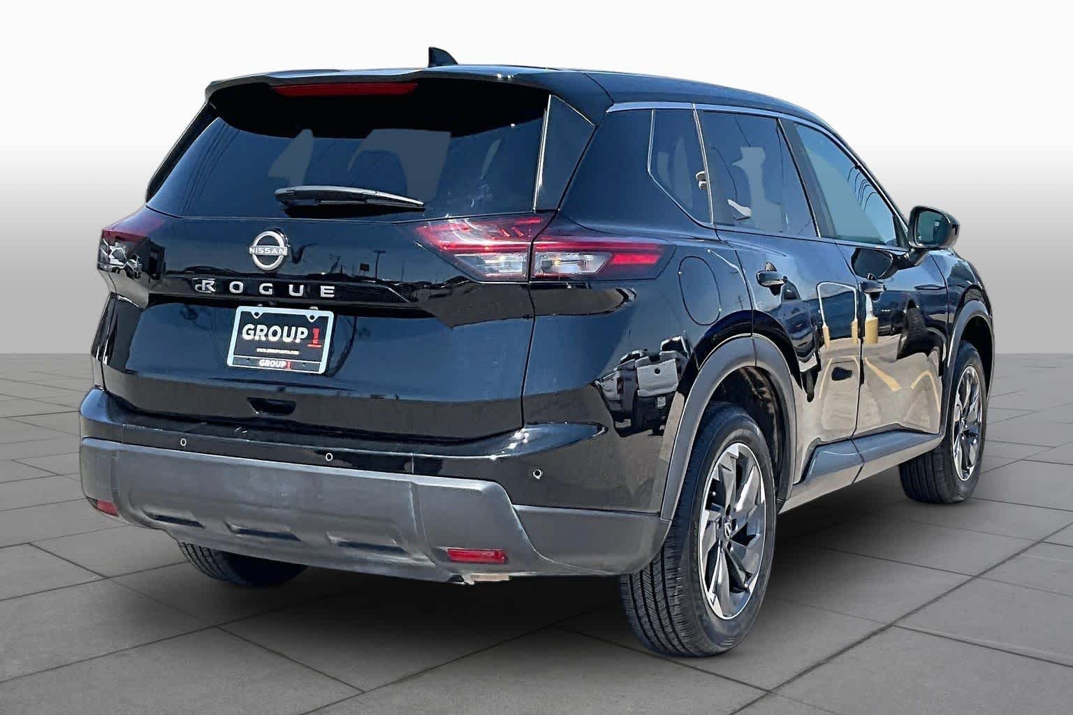 Used 2025 Super Black Nissan SV image 12
