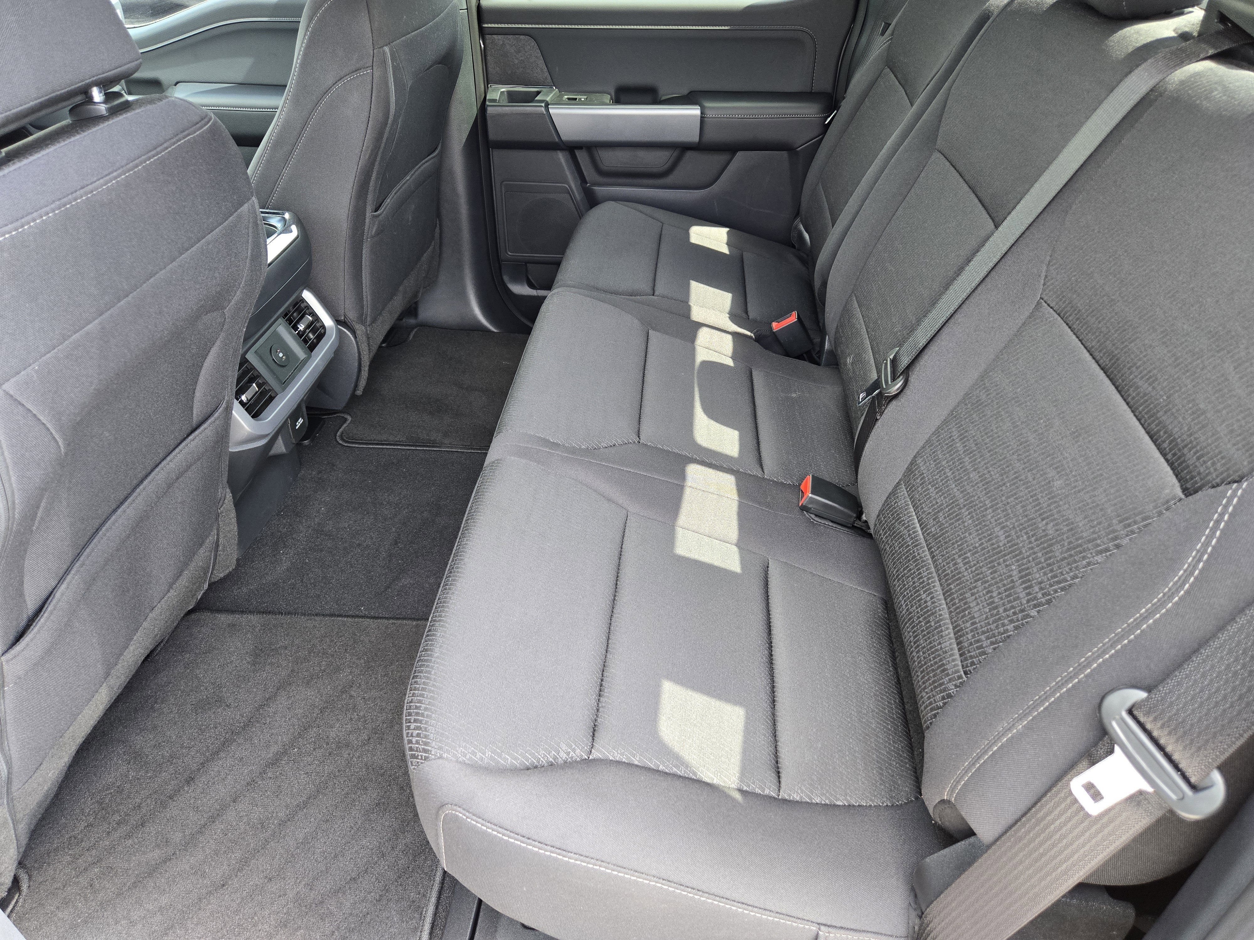 New 2026 Carbonized Gray Metallic Ford XLT image 19
