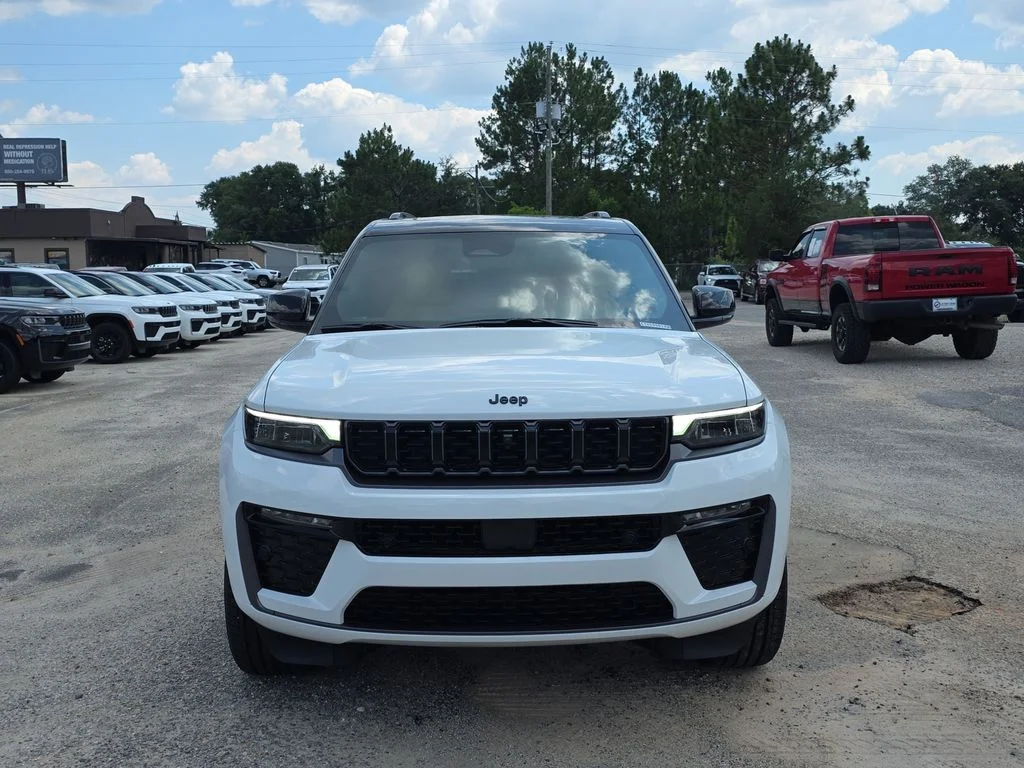 New 2026 Bright White Clear-Coat Exterior Paint Jeep Summit image 9