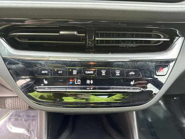 Used 2024 Gray Buick Avenir image 32