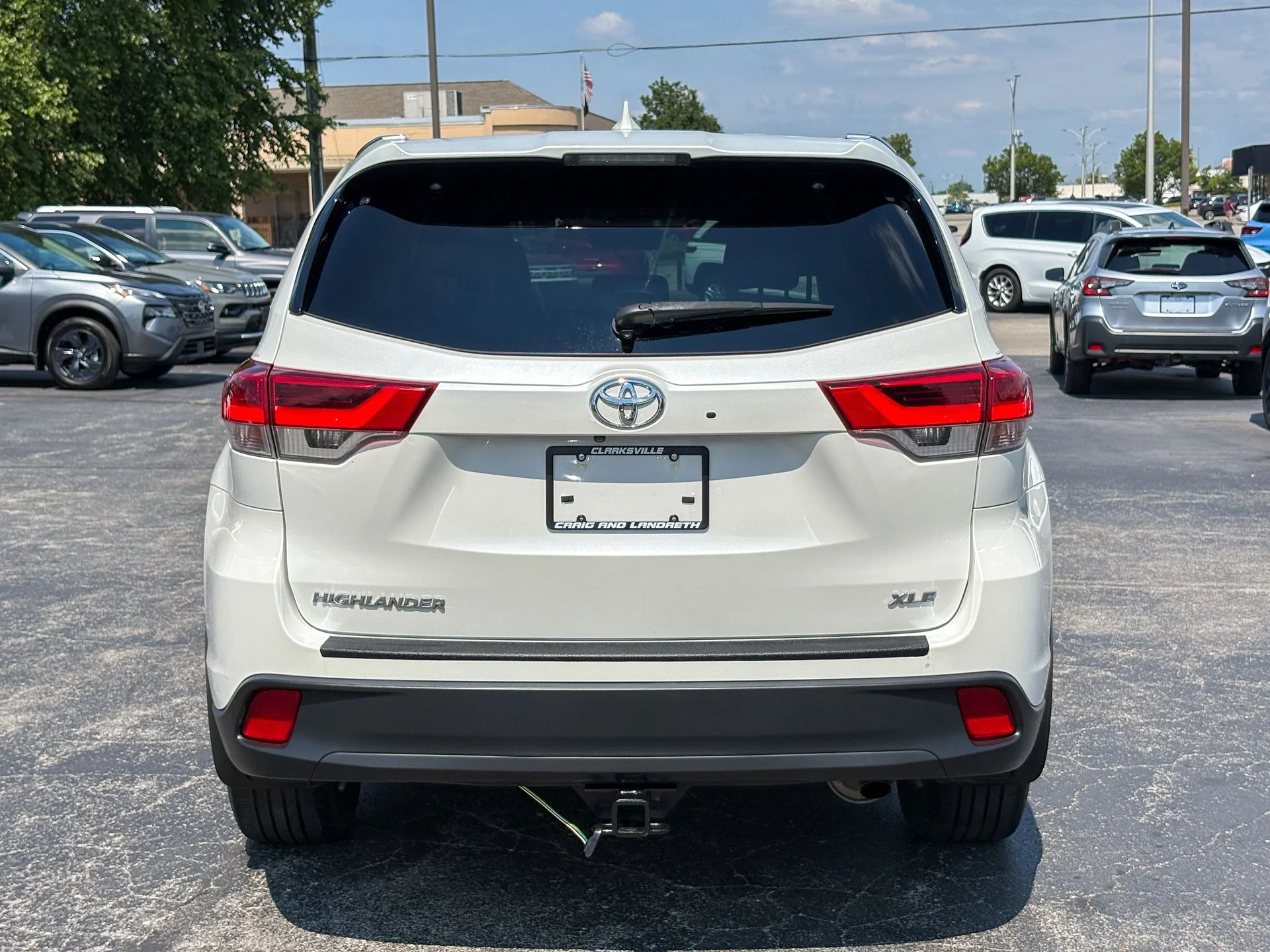 Used 2019 White Toyota XLE image 10