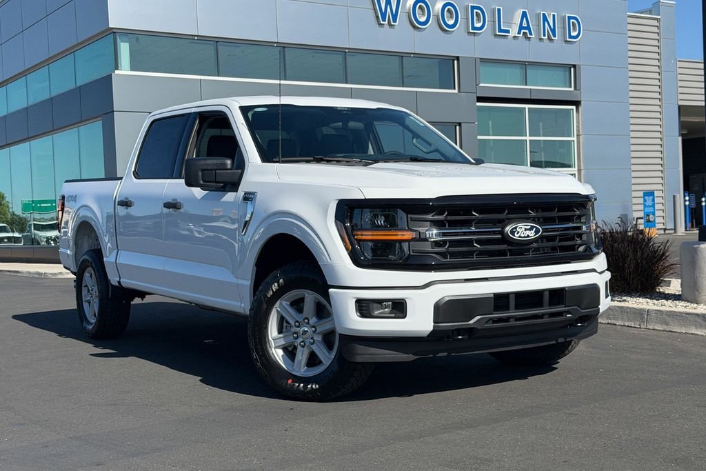 New 2026 Oxford White Ford XLT image 1
