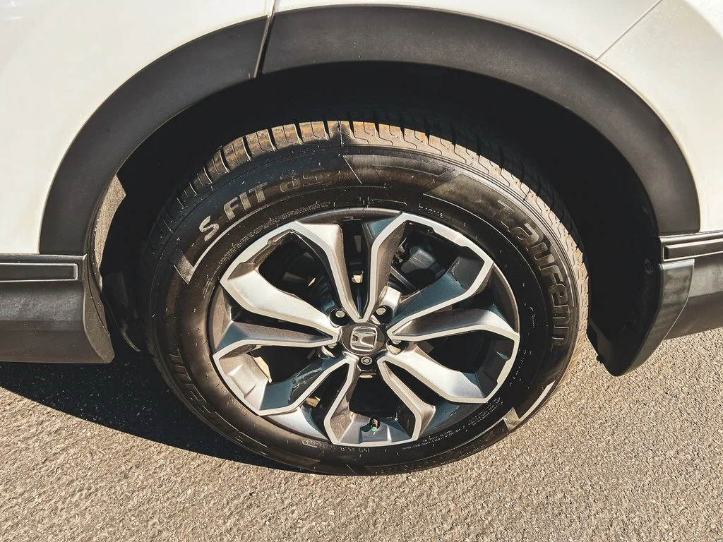 Used 2022 White Honda EX image 13