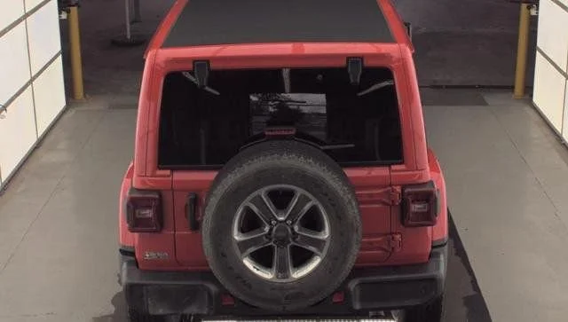 Used 2021 Firecracker Red Jeep Unlimited Sahara image 3