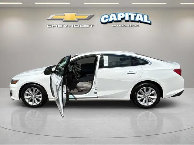 Used 2025 Summit White Chevrolet 1LT image 9