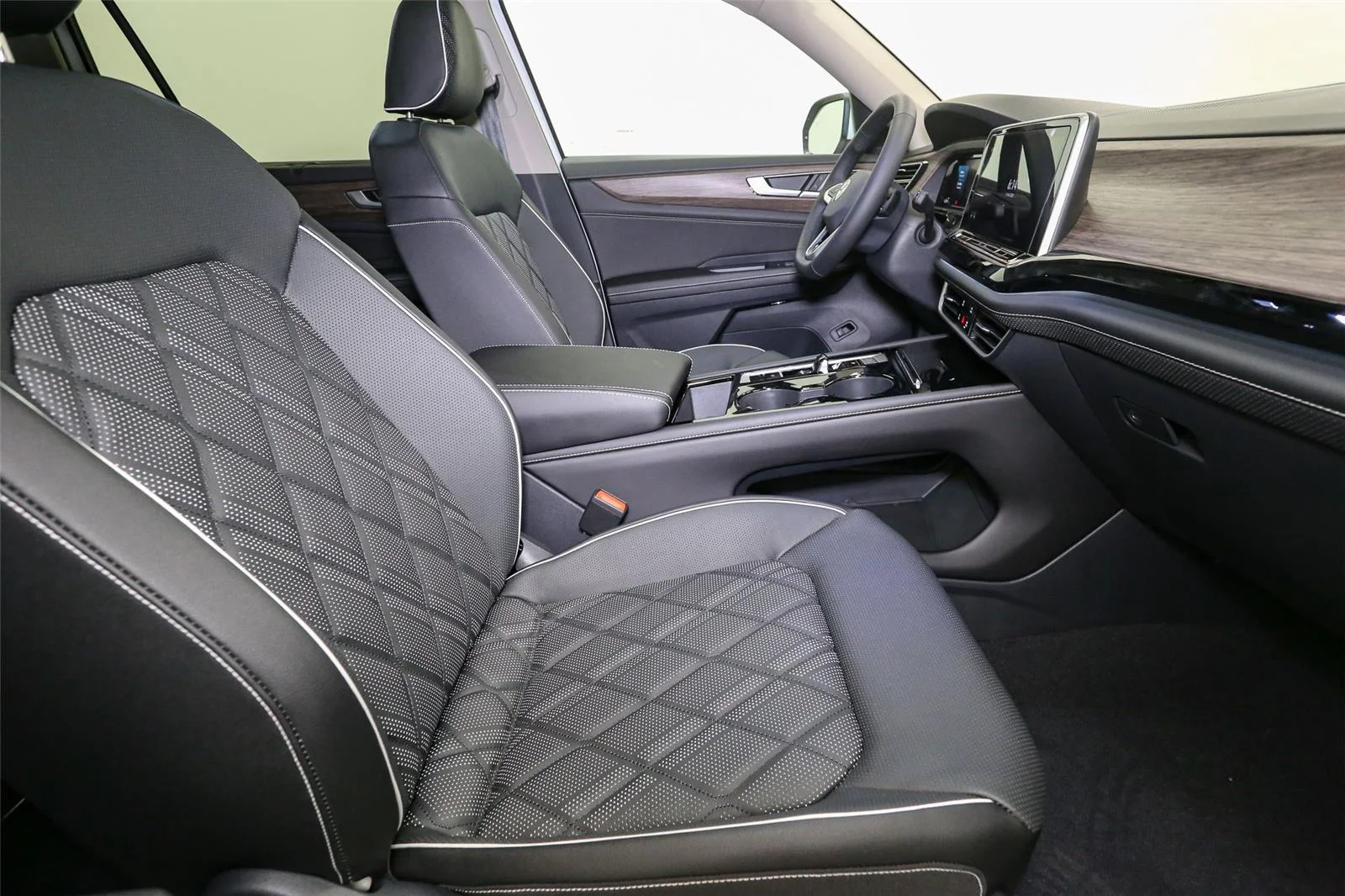 New 2026 Pure Gray Volkswagen 2.0T SEL Premium R-Line image 15