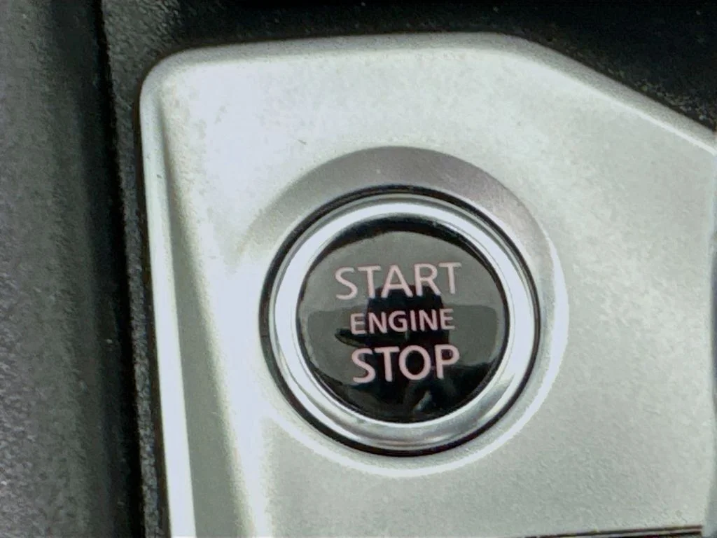 Used 2025 Glacier White Nissan 2.5 SV image 19