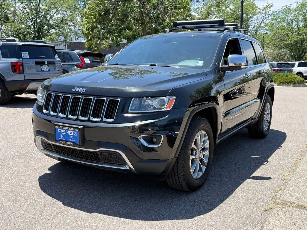 Used 2014 Brilliant Black Crystal Pearlcoat Jeep Limited image 8