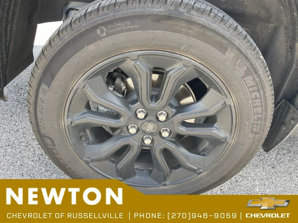 Used 2024 Oxford White Ford XLT image 17