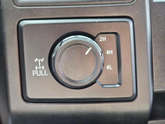 Used 2018 Gray Ford XL image 31