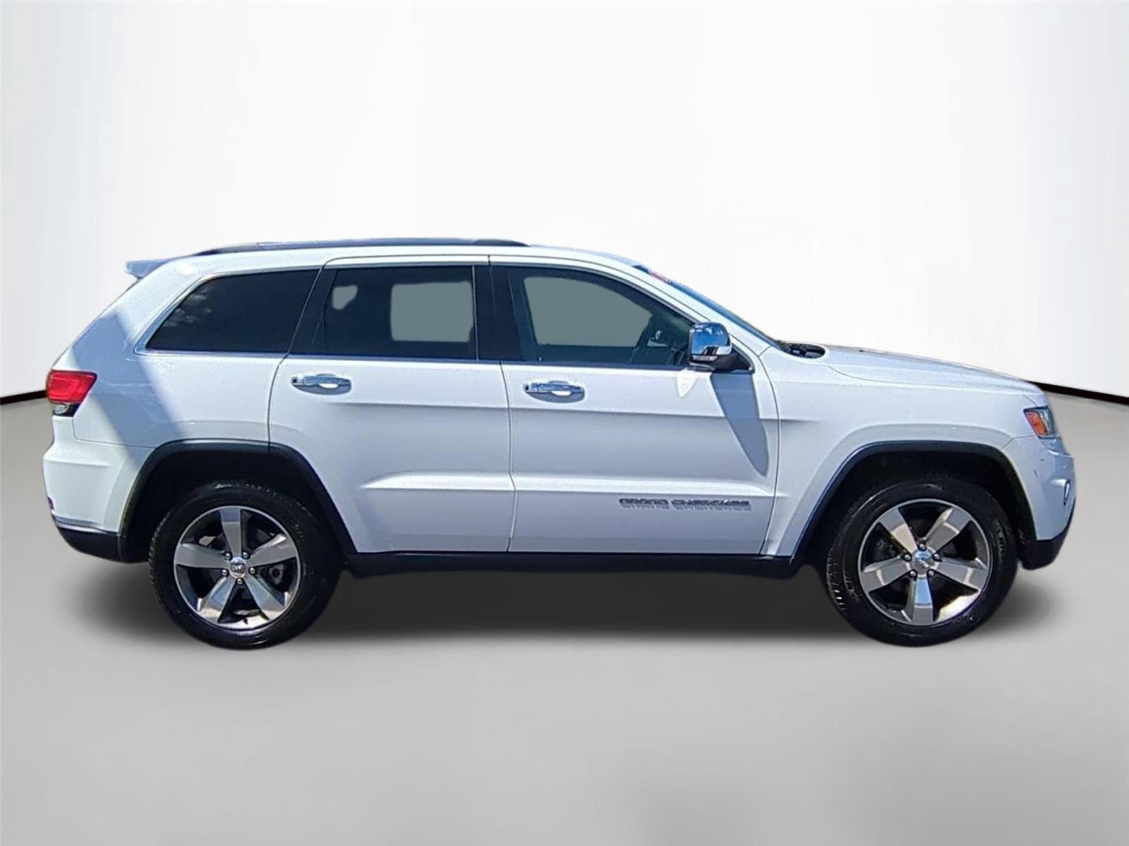 Used 2015 Bright White Clearcoat Jeep Limited image 6