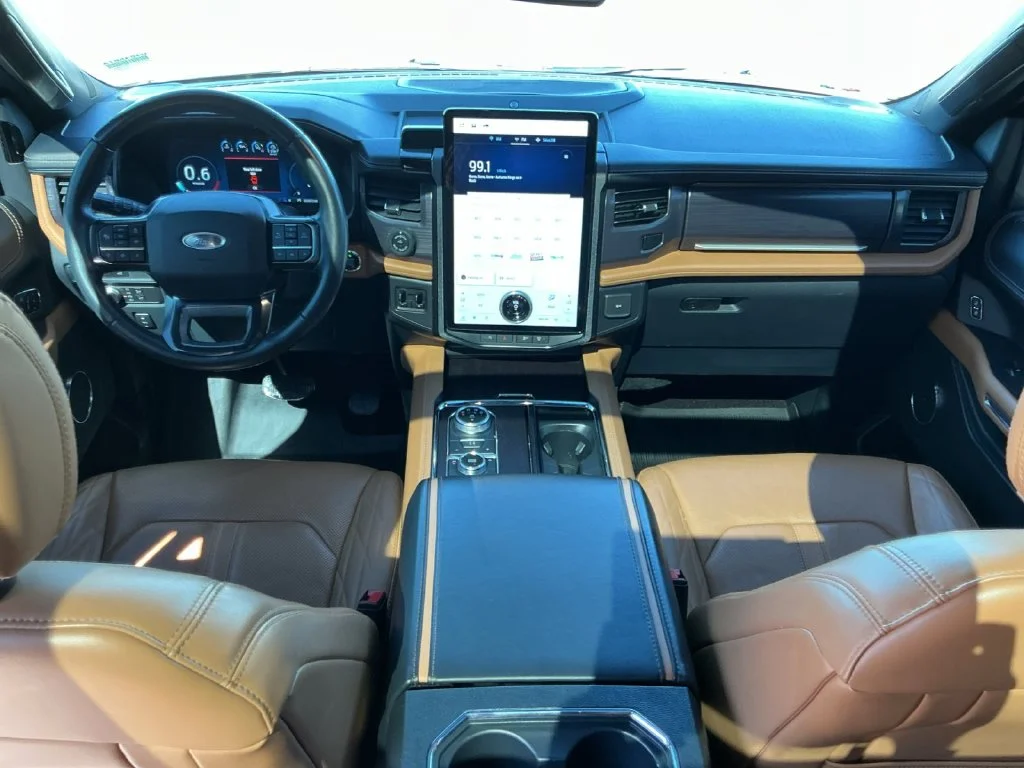 Used 2022 White Ford Platinum image 27