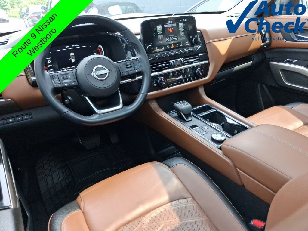 Used 2023 White Nissan Platinum image 14
