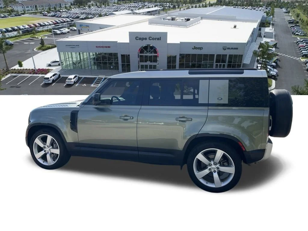 Used 2024 Green Land Rover S image 8