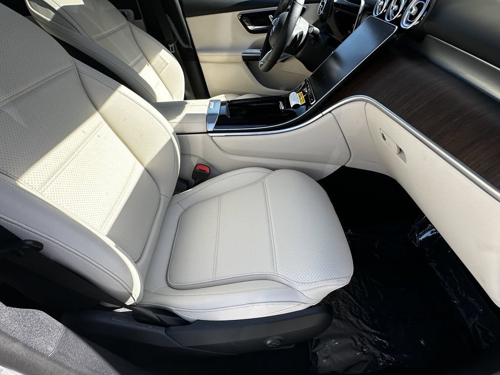 New 2026 Polar White Mercedes-Benz GLC 300 image 15