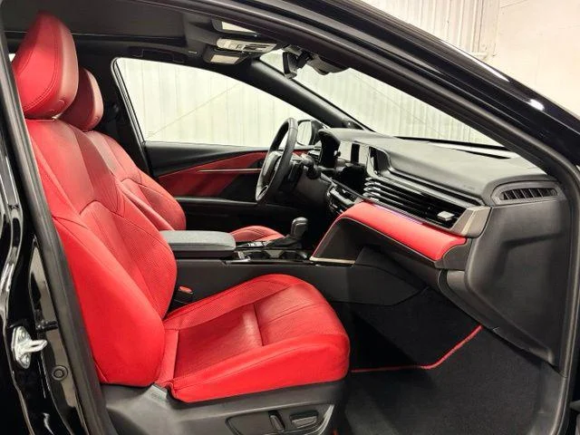 Used 2025 MIDNIGHT BLACK METALLIC Toyota  image 21