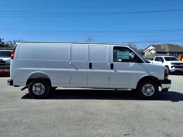 2026 Chevrolet Express Cargo Work Van - Photo 6