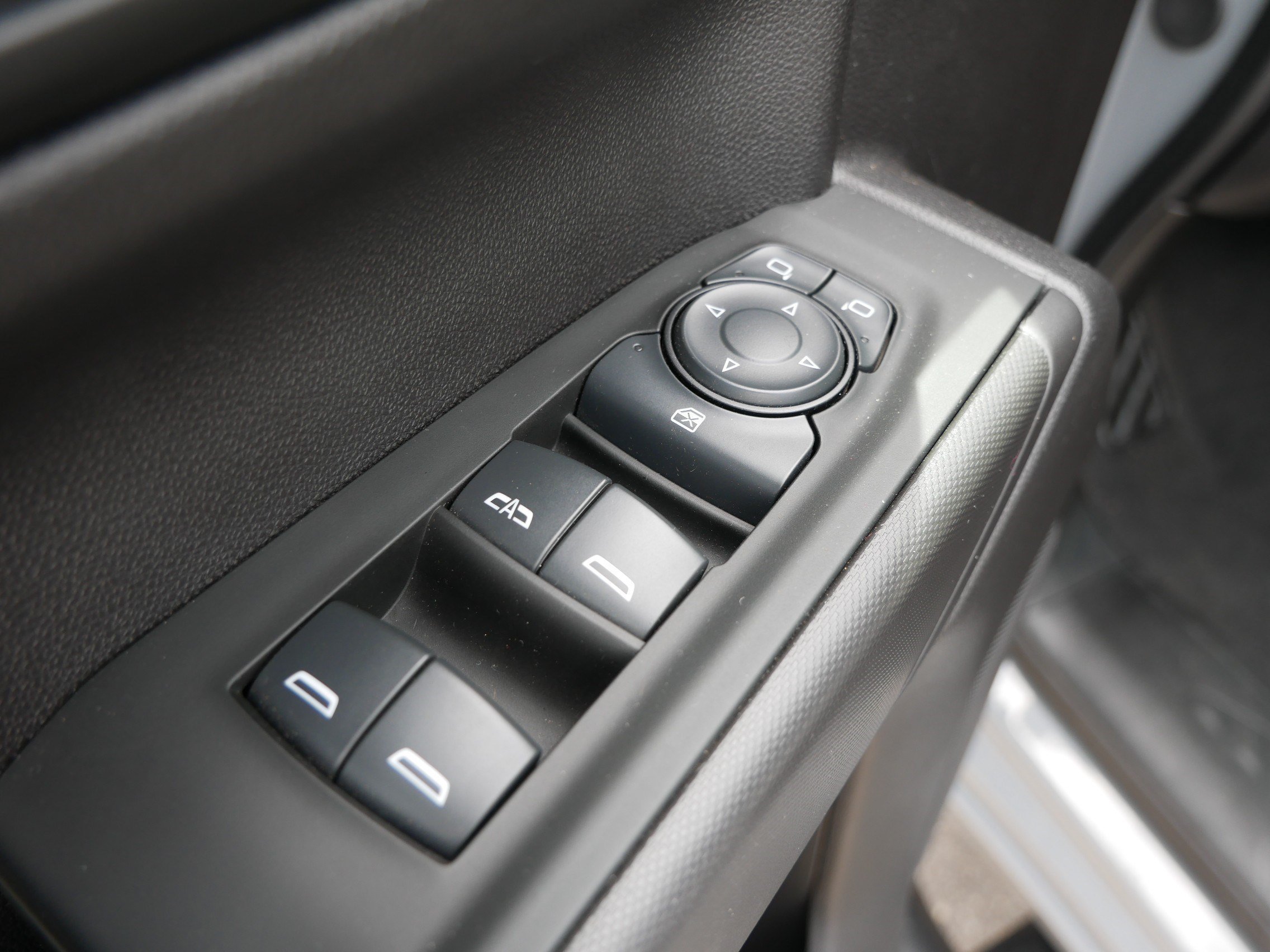 2024 Chevrolet Silverado 1500 Custom - Photo 19