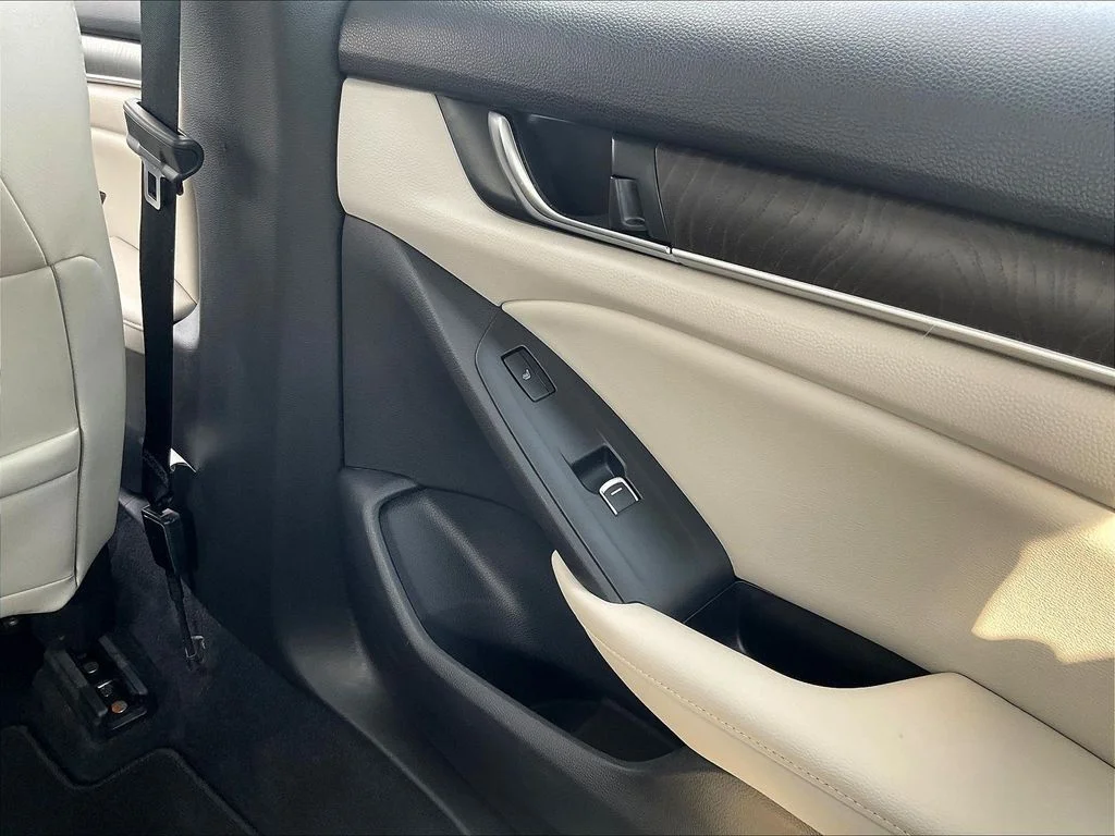 2018 Honda Accord Touring - Photo 32