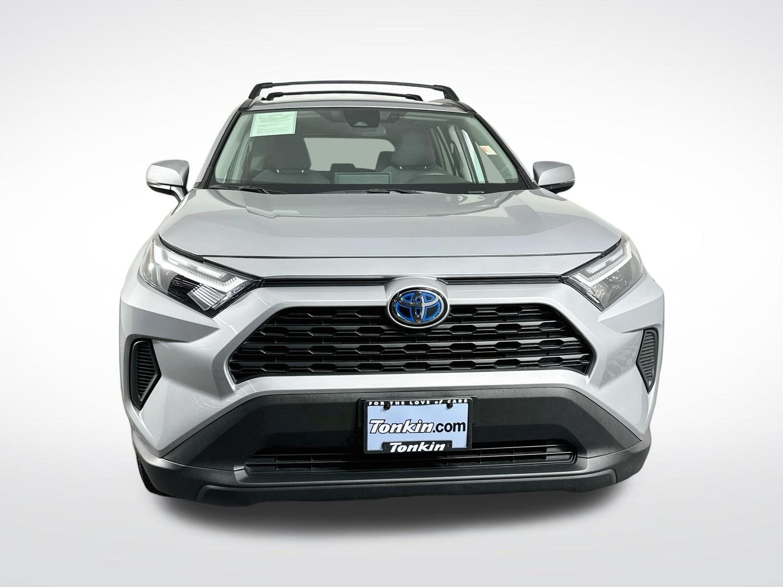 Used 2024 Silver Sky Metallic Toyota XLE image 2