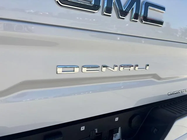 Used 2023 White Frost Tricoat GMC Denali Ultimate image 14