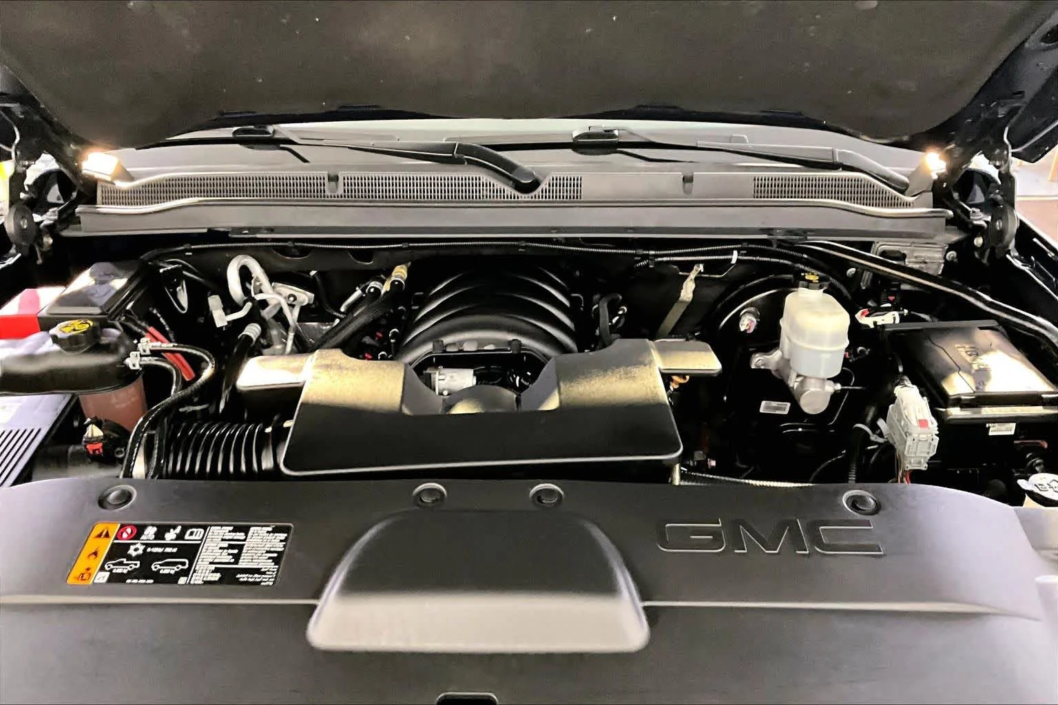 Used 2020 Dark Sapphire Blue Metallic GMC Denali image 30