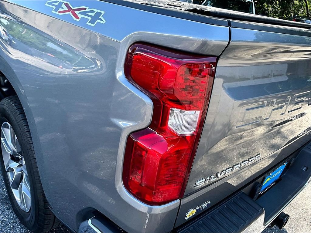 Used 2022 Gray Chevrolet LT image 32