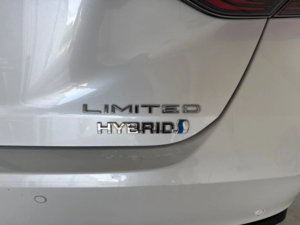 Used 2020 Pearl Toyota Limited image 6