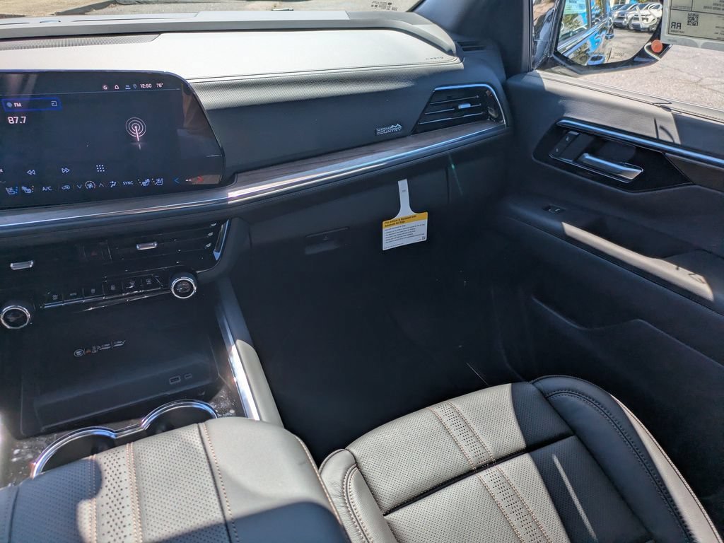 2026 Chevrolet Suburban High Country - Photo 19