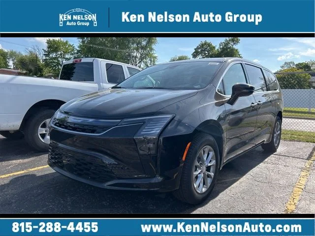 2027 Chrysler Pacifica Select AWD's photo
