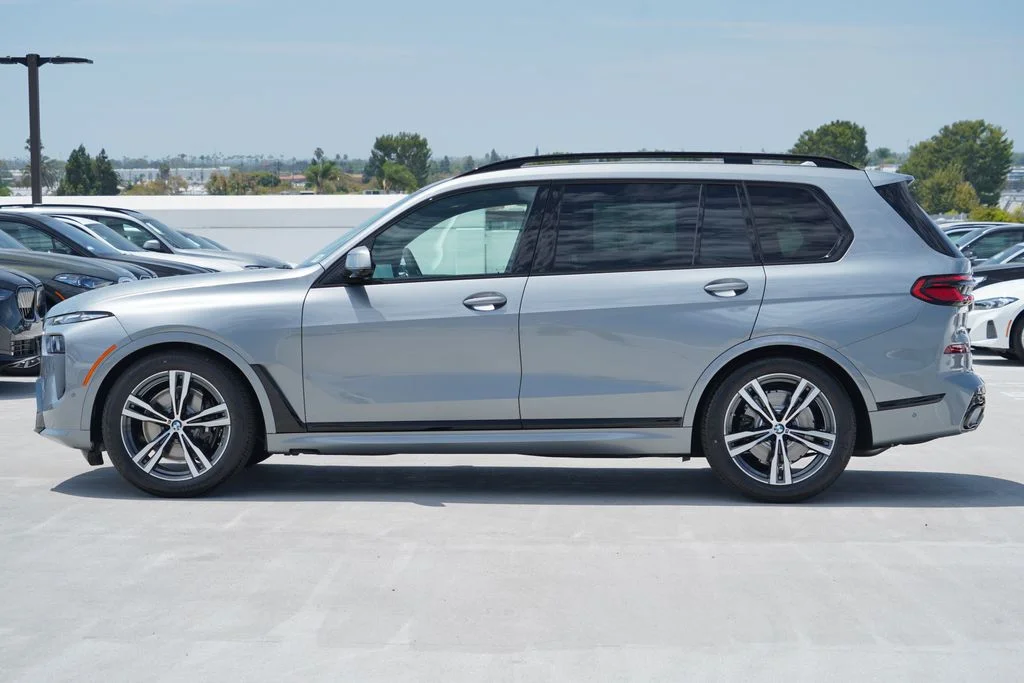 New 2027 Skyscraper Grey Metallic BMW xDrive40i image 4