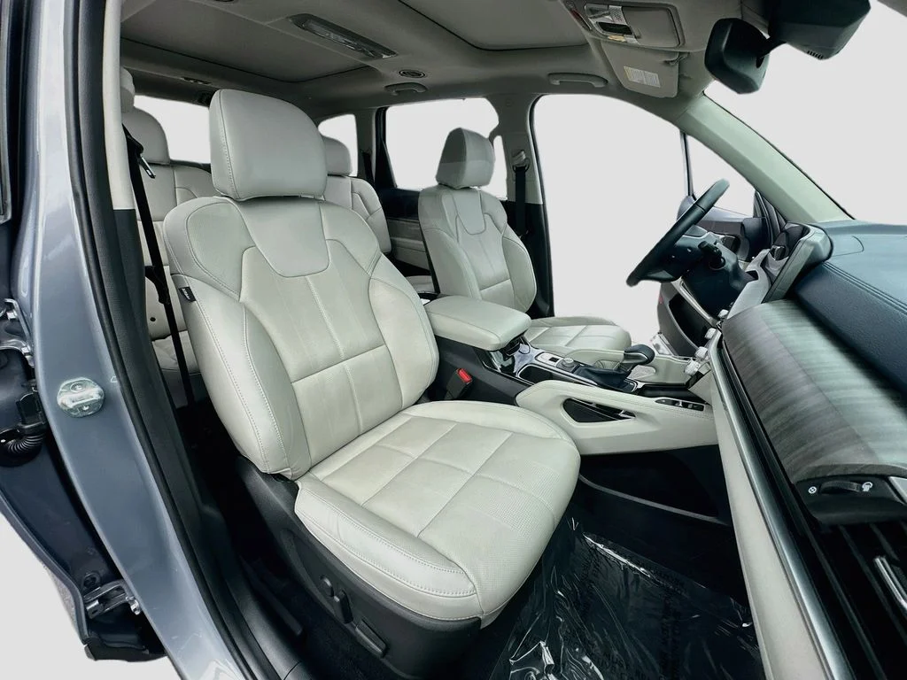 Certified Used 2024 Silver Kia SX image 31