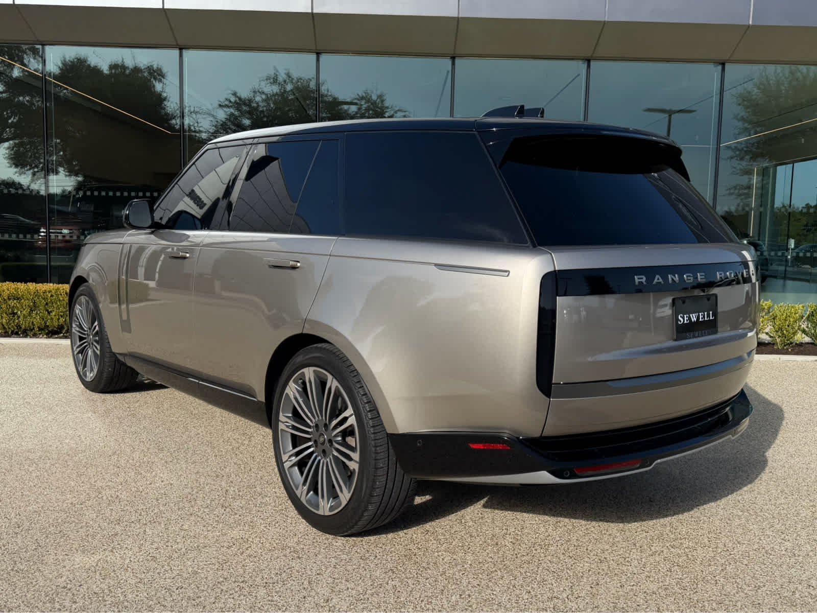 Certified Used 2024 BATUMI GOLD Land Rover SE image 9