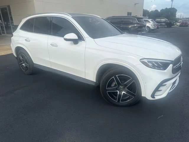 2023 Mercedes-Benz GLC GLC 300's photo