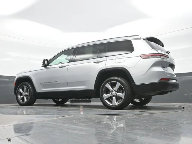 Used 2021 Silver Jeep Limited image 19