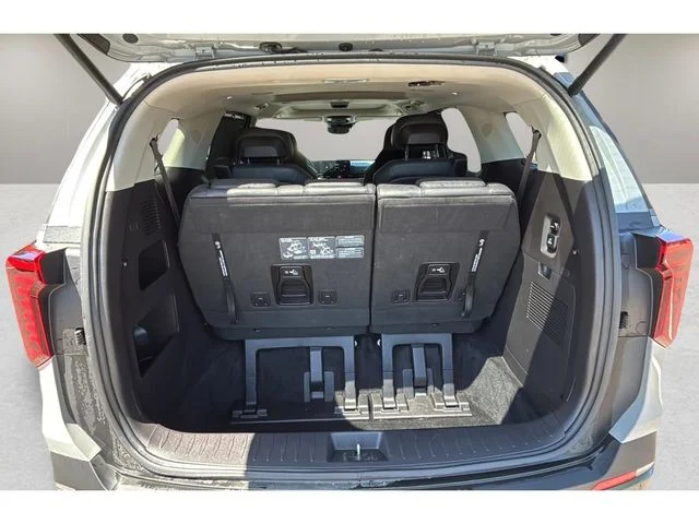 Used 2025 White Kia SX Prestige image 31