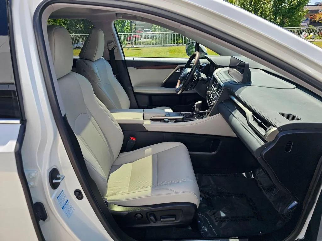 Used 2021  Lexus RX 350L image 11